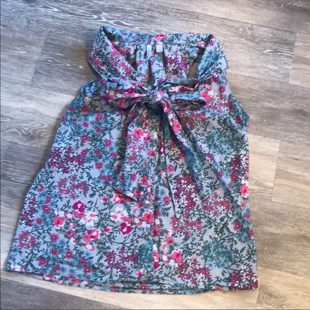 Sleeveless OLD NAVY ADORABLE TOP! SZ large